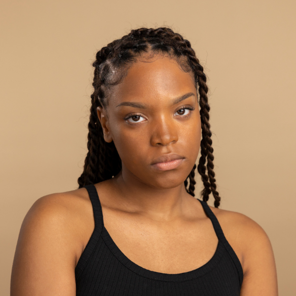 Poudre compacte pour peau noire et métissée – fini mat naturel