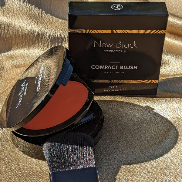 Maquillage blush New Black Couleur Corail