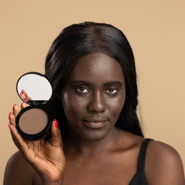 Poudre Compacte New Black couleur Saly