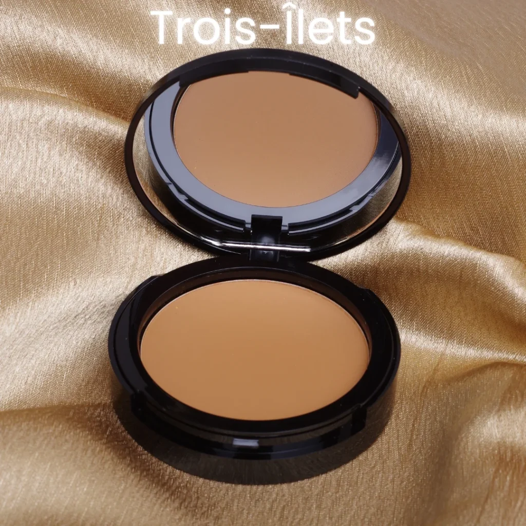 Poudre Compacte New Black teinte Trois-Îlets — vue 1