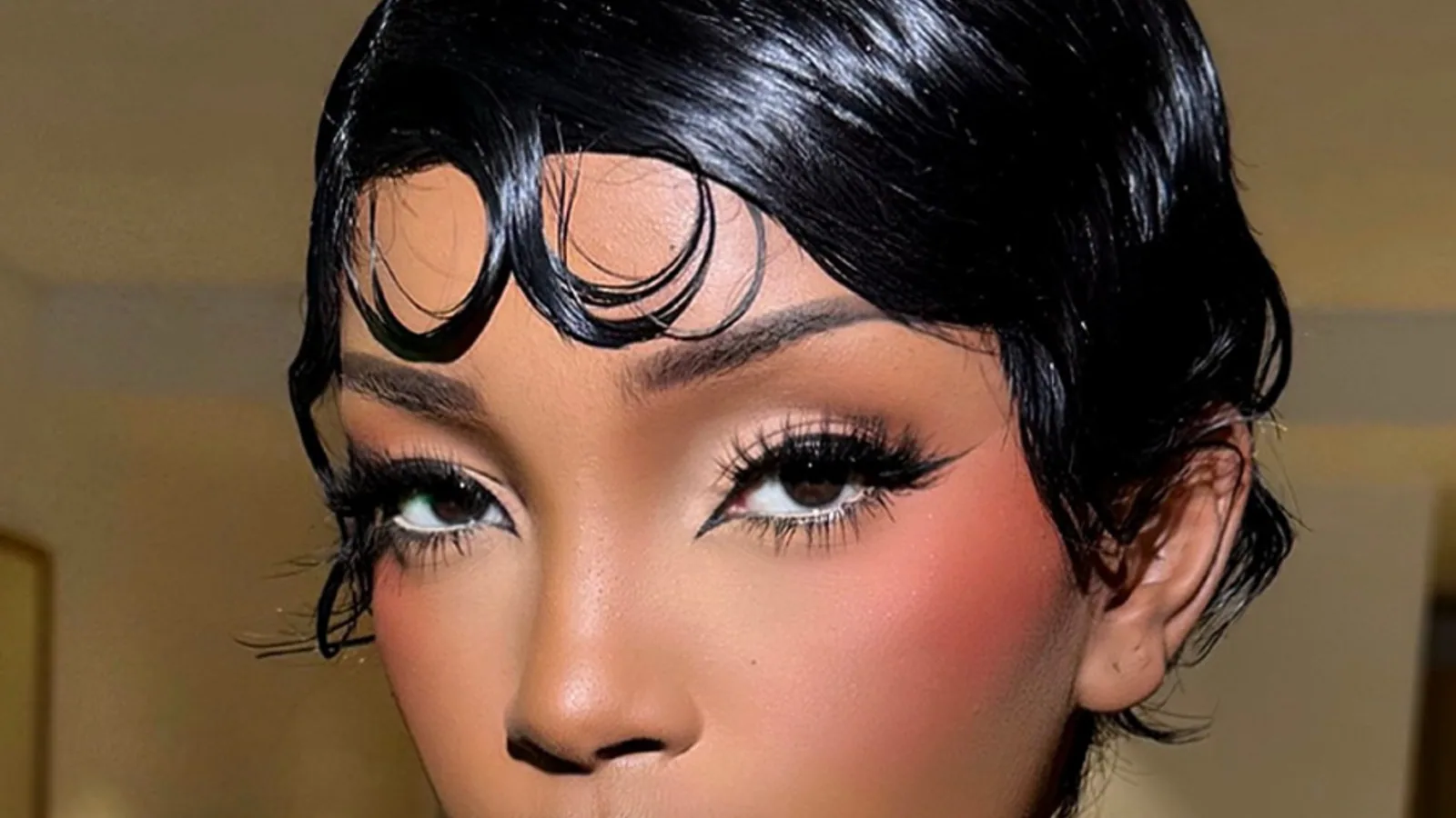 Blush peau noire : quelle couleur choisir pour un éclat naturel