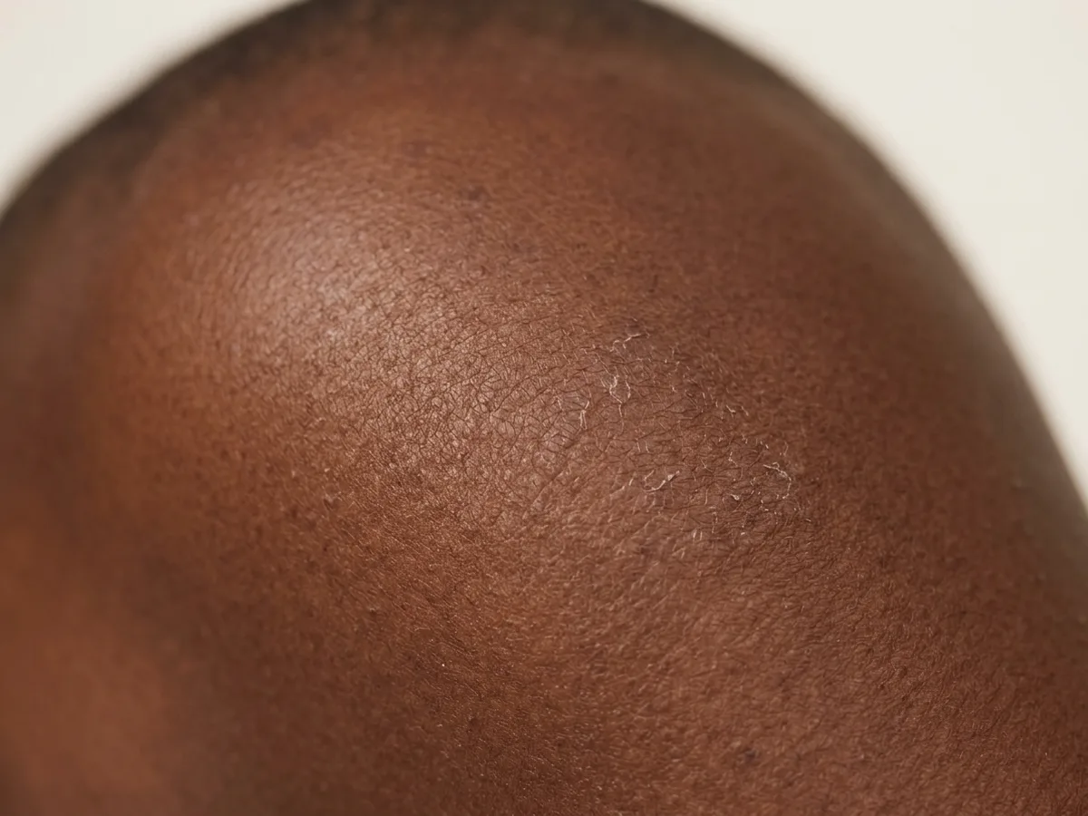 Fond de teint peau noire sèche ou mature : lumineux sans marquer